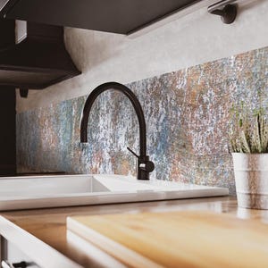 Adhesive kitchen splashback in rusted metal effect vinyl, 200 x 40 cm, connectable design