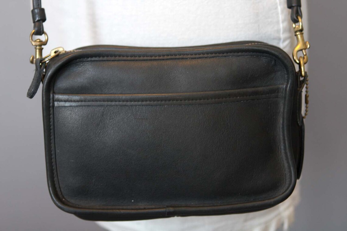 small navy blue crossbody purse