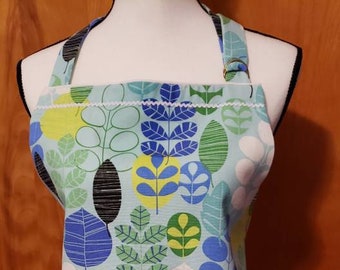 Chef Style Apron with Pockets, Leaf Print, Cooking Baking, Artist Crafter, Gift for Her