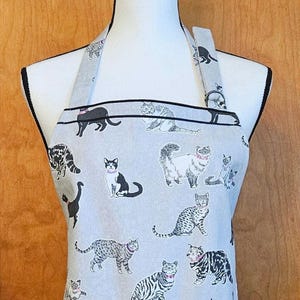 Cat Print Chef Style Apron with Pockets, Artist Crafter, Baking Cooking, Cat Lover