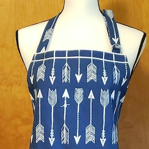 Arrow Print Chef Style Apron with Pockets, Artist Crafter, Baking Cooking, Unisex