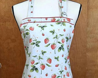 Strawberry Print Apron with Pockets, Artist Crafter, Retro Vintage Womans Kitchen Apron, Baking Cooking