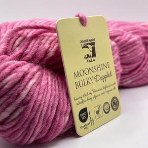 Juniper Moon Farm Moonshine Bulky Dappled Yarn #1009 - Summer Wine - Pink White - Wool Alpaca Silk 100gr, 109yds