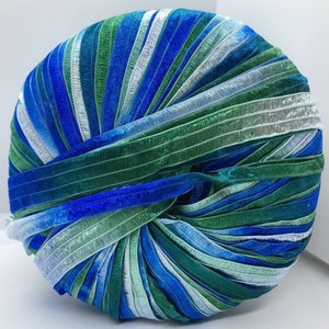 Memento - Filato Berlini Ribbon #162 Granada - Verde Blu Bianco - 3/8" di larghezza, 50 grammi, 88 iarde