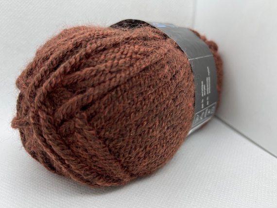 Bergere De France Baltic 22526 Marronnier Brown Soft Acrylic Nylon Blend  Chunky Yarn 50gr 87yds 