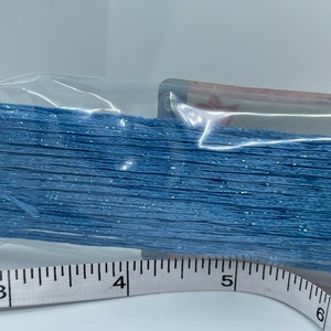 Fil ruban YLI, mélange scintillant 148 #032 bleu fumée, rayonne bleu glacier avec point de croix métallique de 15 m, couture, réservation de ferraille, fabrication de cartes et