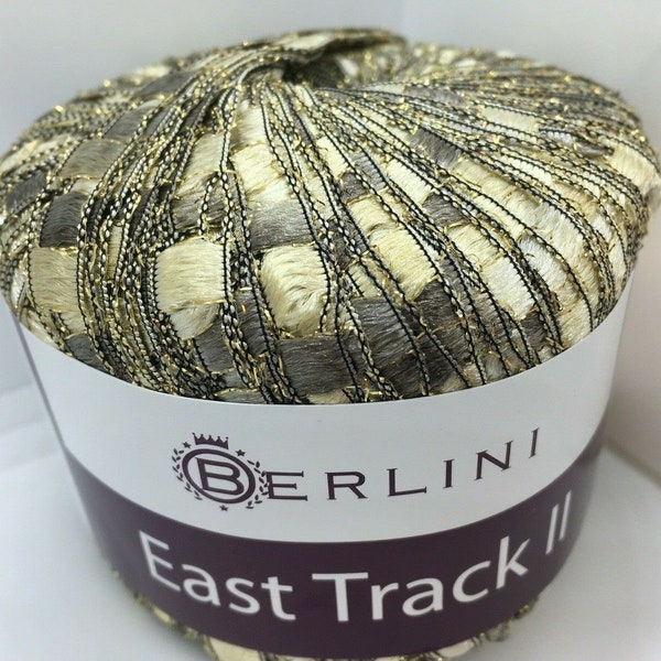 Berlini East Track II #119 trésor espagnol avec gold metallic accent ladder ribbon yarn 50 Gram 98 Yards - Taupe Ivory Gold