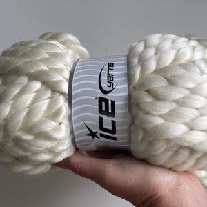 Half Pound + Jumbo Ecru (Cream White, Natural) Wool Blend Yarn 75417 Ice 8.82 ounces (250grams) 27 yards (25m) Soft! quick knit Sale Winter