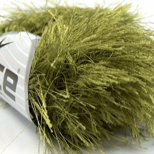 38Yd Olive Green Extra Long Eyelash Yarn Ice Luxurious Green Fun Fur 14164