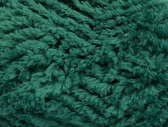 Green Panda Fuzzy Plush Yarn 100 Gram, 87 Yards Ice 58818 Short