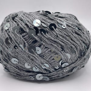 Paillette de coton gris 81559 Ice Yarns 50 g, 125 m de fil de coton DK orné de grandes et petites paillettes - tenues de soirée avec paillettes, sacs, bijoux en fibre