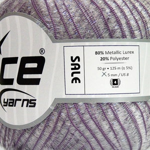 Fairy's Comb Metallic Accent Garn - Ice 42228 - Silvervit Metallic Brush Glitzer - Korta Ögonfransar på en Lila Carry-Tråd - 50 Gram 136 Yd