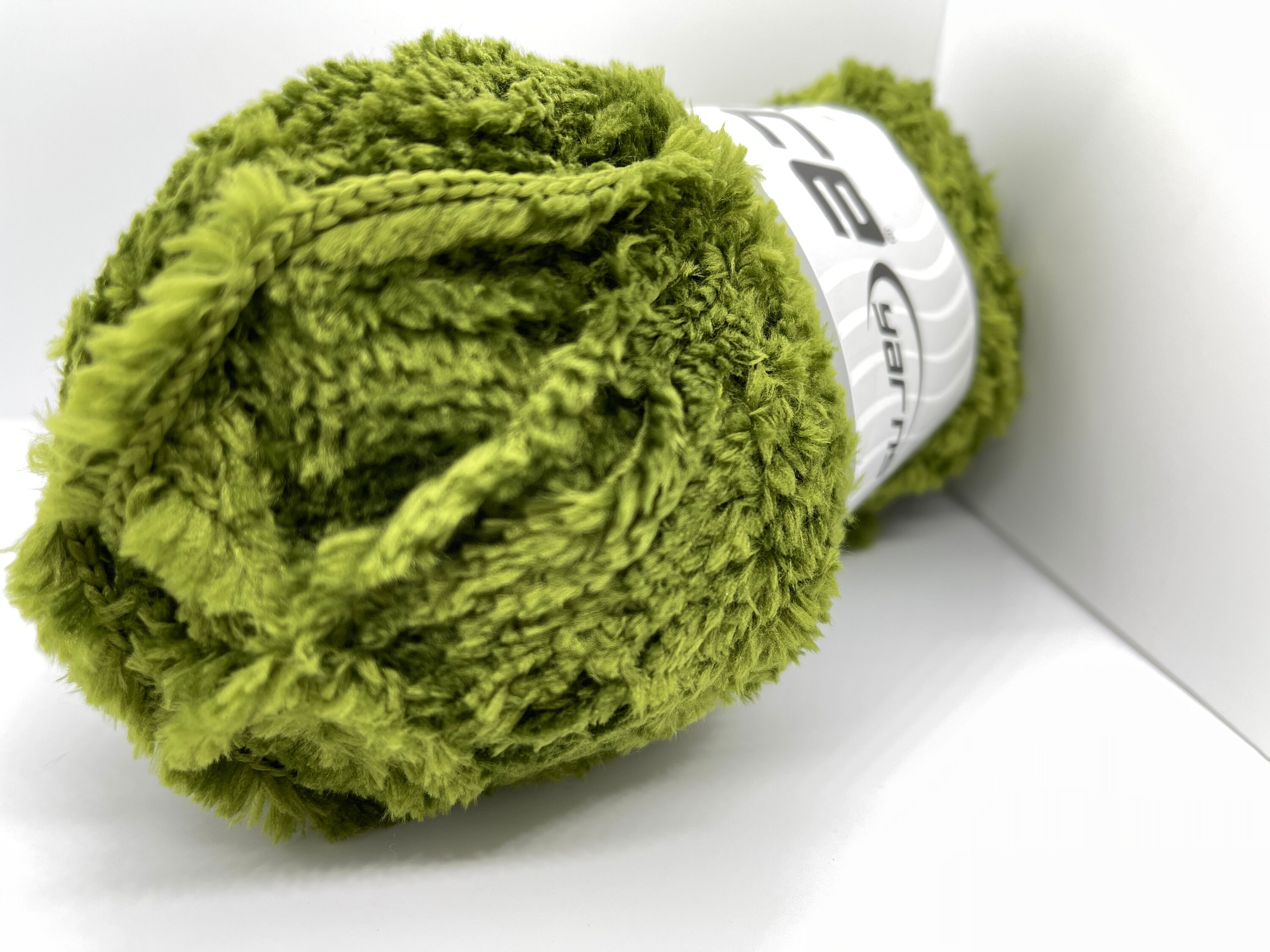 Military Green Panda Fuzzy Plush Yarn 100 Gram, 87 Yards Ice 67506