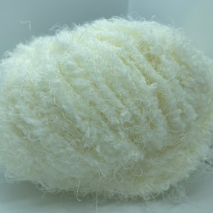 8 Pieces Skeins Soft Fur Yarn Chunky Yarn Super Soft Fuzzy Fluffy Yarn Faux  Eyelash Yarn Cream Fur Yarn for DIY Crochet Knit Clothes Knitting