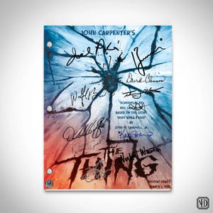 Puede incluir: Un guion firmado para la película "La Cosa" de John Carpenter. El guion es un segundo borrador fechado el 4 de marzo de 1981. El guion está firmado por John Carpenter, Bill Lancaster, Kurt Russell, Wilford Brimley, Keith David y otros.