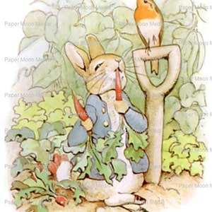 Pode incluir: Uma ilustração em aquarela de um coelho vestindo uma jaqueta azul e segurando uma cenoura. O coelho está sentado em um jardim com plantas verdes e um pintarroxo vermelho empoleirado em uma ferramenta de jardim.