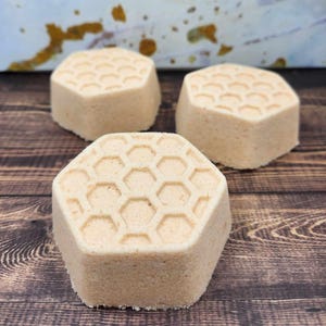 Aristaeus&#39; Ambrosia Bath Bomb: Oat, Milk & Honey - Handmade w Shea Butter