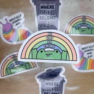 Adesivo "Sii gay, fai del male alla rana"