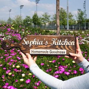 Letrero de cocina para inauguración de casa, decoración de pared personalizada con nombre de familia, placa con letras blancas en relieve, regalo para casa nueva, letrero rústico personalizado