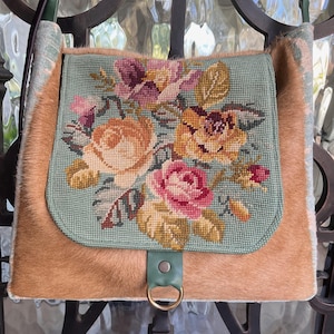 Bolso de mano de cuero con rosas y flores hechas a mano de estilo occidental, de piel de vaca
