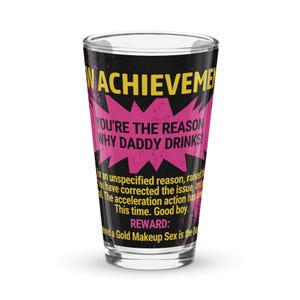 Dungeon Crawler Carl You're The Reason Why Daddy Drinks Pint Glass / Artículos de bar inspirados en DCC / Regalo de broma por logro nuevo / Día del Padre