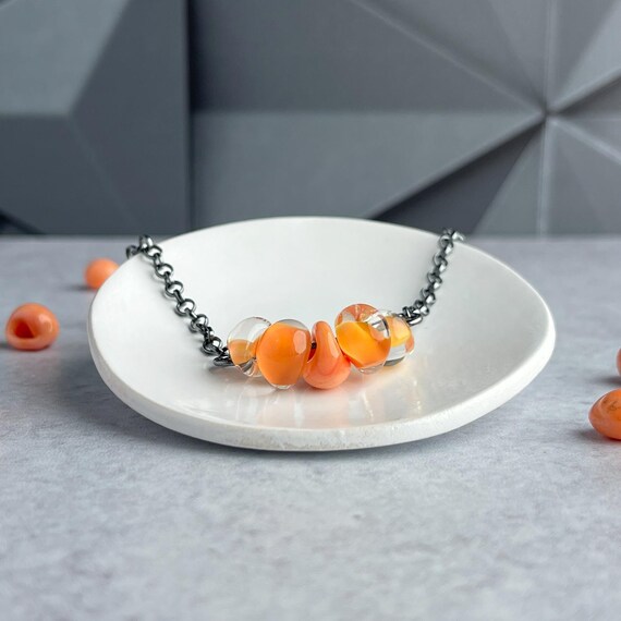 オレンジガラスビーズバーネックレス、16～18インチ - Etsy 日本