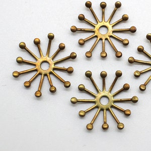 Oxidized Brass Starburst Flower Centers Stamens 18mm