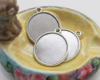 10 Antiqued Silver Bezel Setting Pendants 27mm Tray