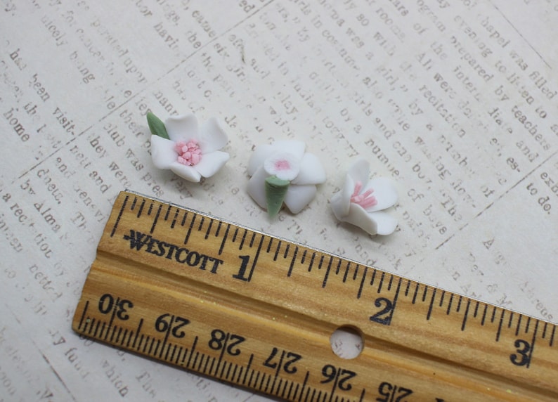 4 Vintage Porcelain Flowers Handmade Japanese Bisque White Flower Dogwood Cabochons 15mm image 5