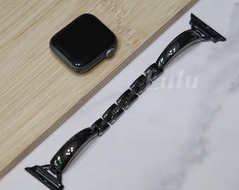 Zwarte armband voor Apple Watch • Glanzende roestvrijstalen horlogeband • Stijlvol en modern cadeau • Geschikt voor Apple Watch Series 1-11 SE Ultra, 38-49 mm