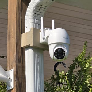 Stone Finish Camera Hanger: Universal Outdoor Security Mount