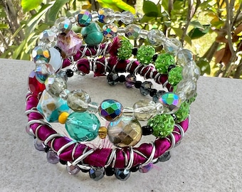 Beaded memory wire bracelet (MW14)