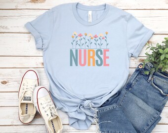 Camiseta de enfermera con estampado floral, regalo para enfermera titulada