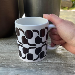 Geometric mug, sublimation, modern mug, breakfast, ceramic mug, modern gift idea, personalised mug in black and white, 330 ml.