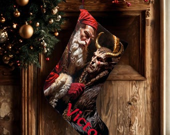 Calcetín navideño personalizado de Papá Noel con Krampus. Ilustración navideña victoriana oscura. Decoración gótica.
