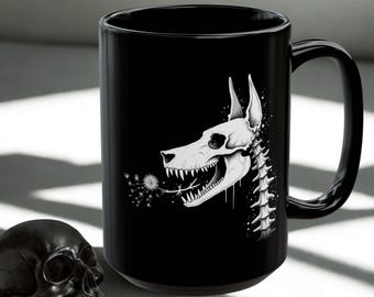 Taza de cerámica negra con calavera de dóberman y diente de león "Ladra para mí" – Taza gótica para amantes de las mascotas
