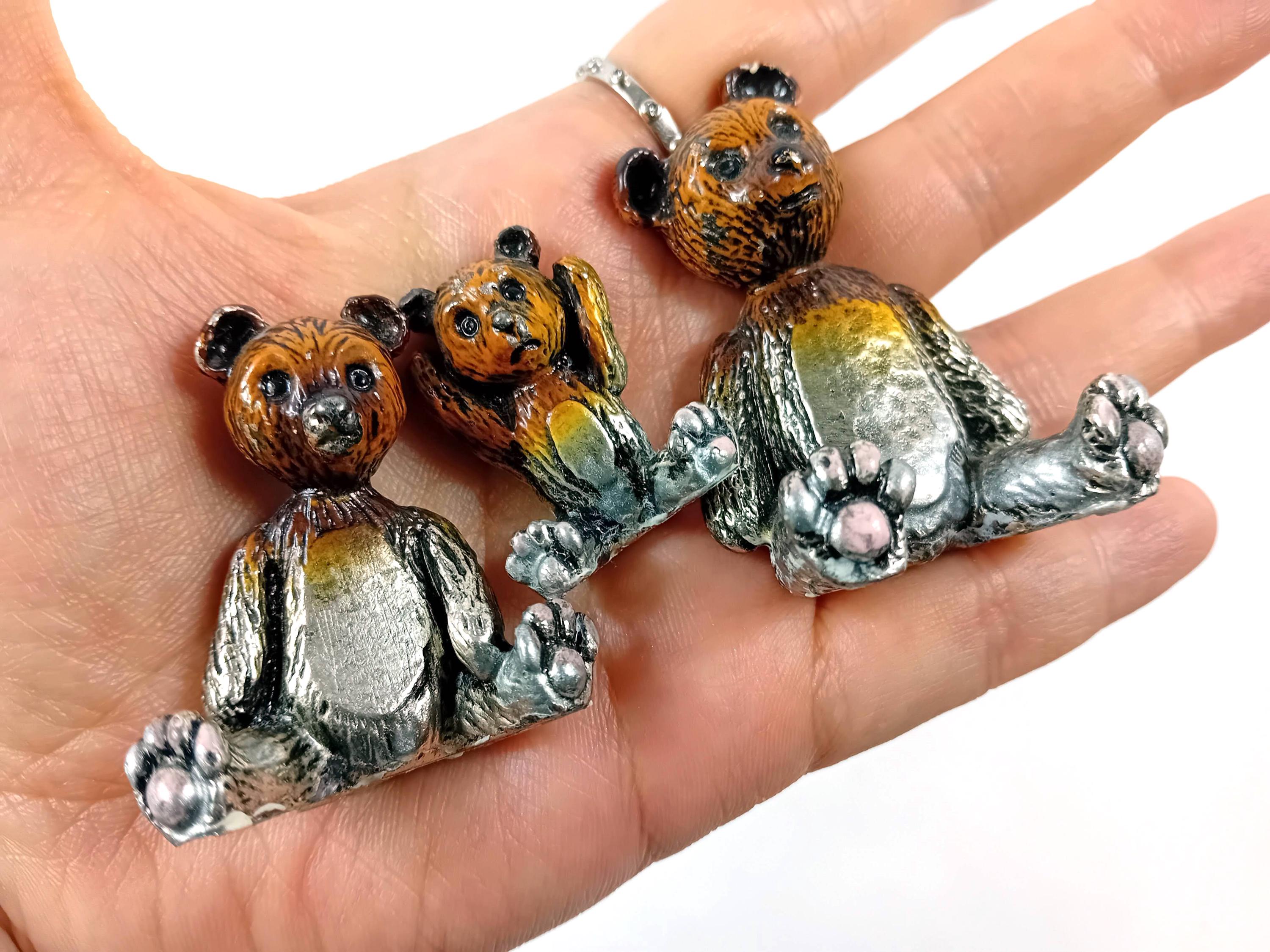 クマのフィギュア3体セット　アンティーク　インテリア ピューター製クマのアンティークフィギュア3体セット「三匹のクマ