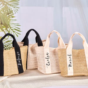 Benutzerdefinierte Jute-Einkaufstasche Personalisierte Strohtasche Strandtasche Brautjungfer Taschen Bachelorette Party Taschen für ihre Brautjungfer Vorschlag Mädchen Reisetasche