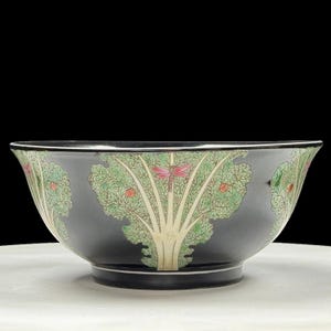 Yongzheng Black Ground Wucai &#39;Hundred Treasures&#39; Bowl – Qing Dynasty Chinese Porcelain (1723–1735)