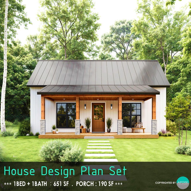 Puede incluir: Un conjunto de planos de casa que muestra una caba&ntilde;a de una planta con techo de metal oscuro, revestimiento vertical blanco y un porche de madera. El texto dice: House Design Plan Set, 1BED + 1BATH, 651 SF, PORCH 190 SF, COPYRIGHTED BY APOISE.
