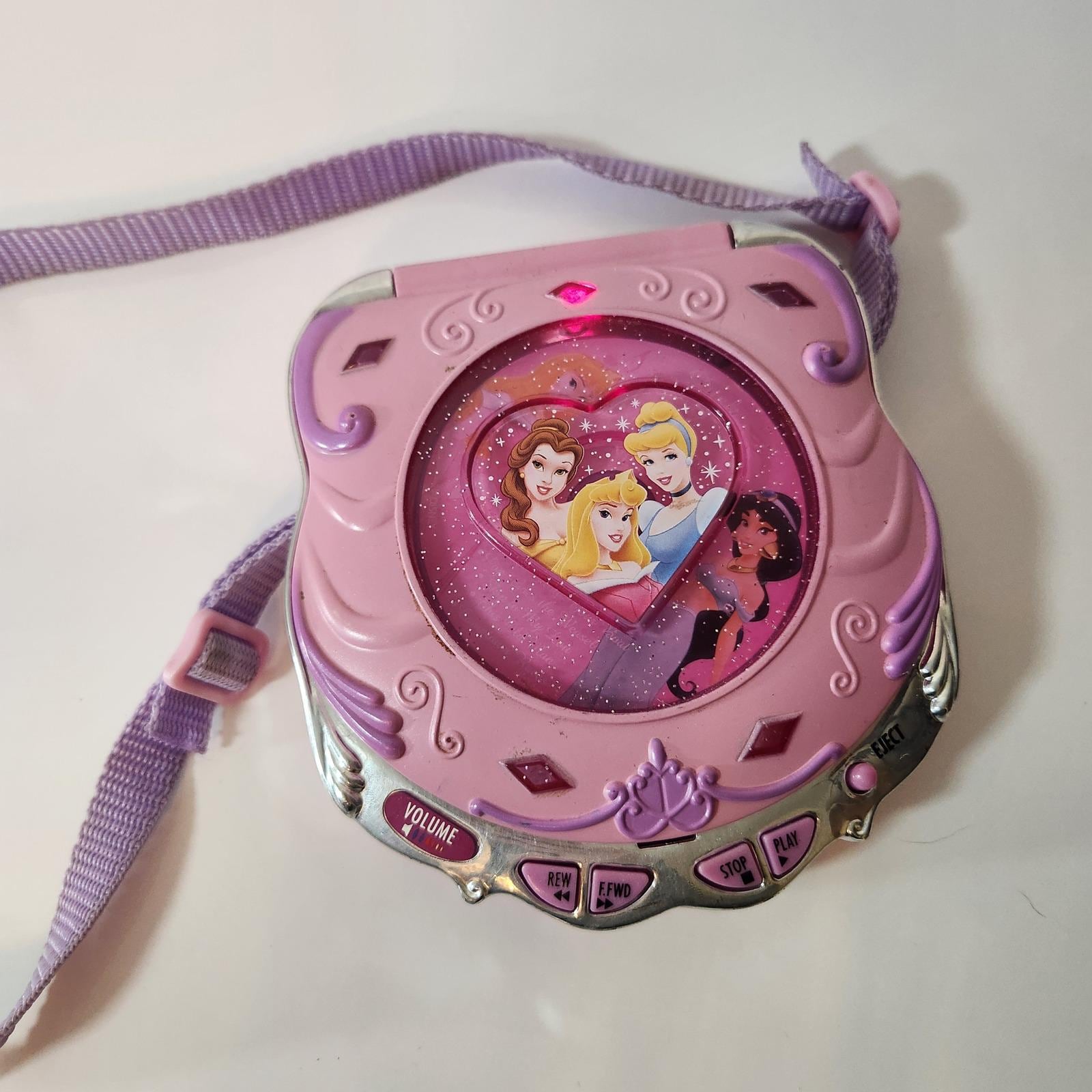 新品　ディズニーポータブルCDプレイヤー Disney Princess Vintage Pink Portable Toy CD Player With Strap and