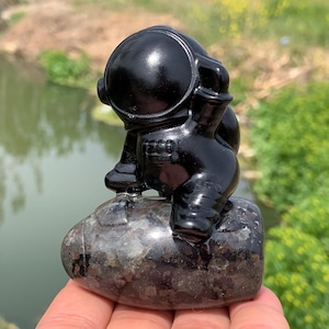 3.3''+ Natural Obsidian+Yooperlite quartz,quartz crystal,hand carved,Crystal Astronaut,Astronaut skull,Crystal Gifts 1pc