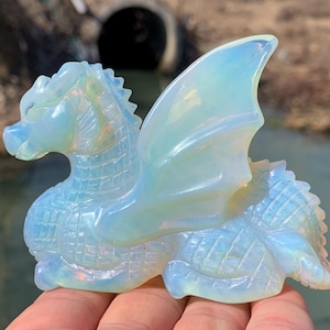 3.5&#39;&#39;+ Opalite quartz,quartz crystal,Crystal Fly Dragon,Fly Dragon Skull,Hand Carved Crystal Gifts 1pc