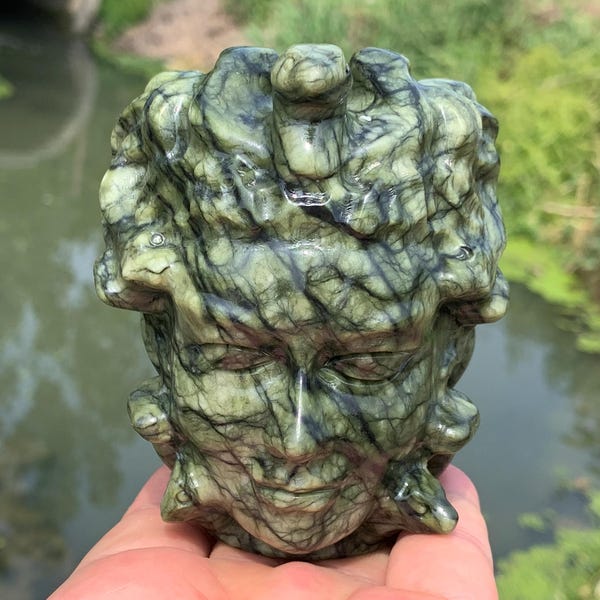 3,9''+ natuurlijke groene jadekwarts, kwartskristal, met de hand gesneden, medusa, medusa-schedel, kristallen geschenken 1 st