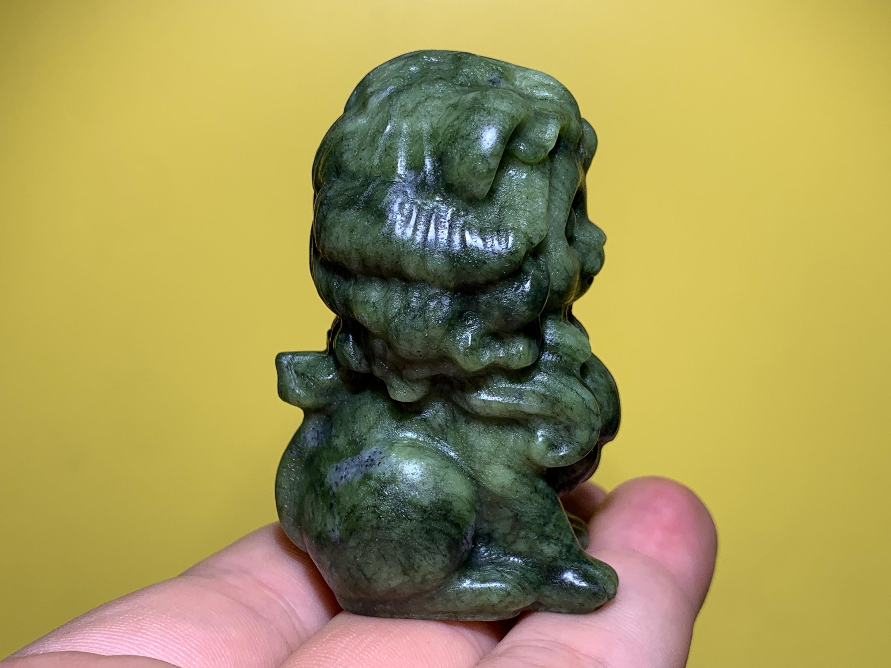 手彫りの緑翡翠の獅子の置物 - クリスタルヒーリングギフト - Etsy 日本