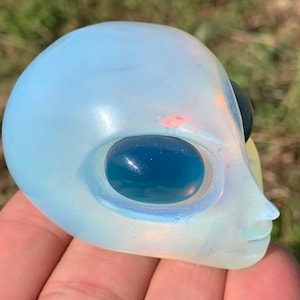 2.3&#39;&#39;+ Opalite quartz,quartz crystal,Crystal Alien,Alien Skull,Hand Carved Crystal Gifts 1pc