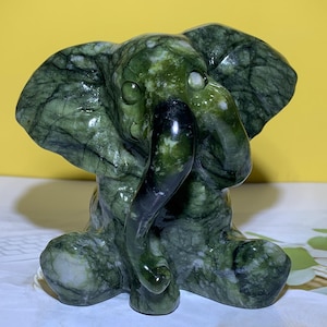 3.3 &#39;&#39;+ natürlicher grüner Jade Quarz, Quarzkristall, Kristallelefant, Elefantenschädel, handgeschnitzte Kristallgeschenke 1Stk
