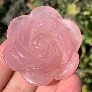 1.8''+ Natural Pink Rose quartz,quartz crystal,Crystal Rose,flowers Skull,Hand Carved Crystal Gifts 1pc