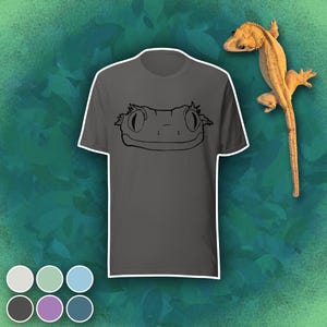 Camiseta con cara de geco crestado, contorno negro y diseño dibujado a mano - Ropa novedosa para amantes de los reptiles