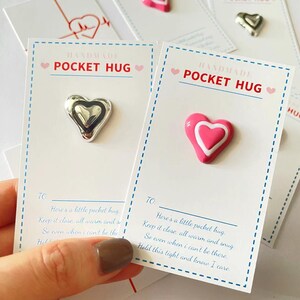 Cartão-presente Hugs Heart, abraços de bolso decorativos de resina com cartões de incentivo, presente perfeito para familiares, amigos e entes queridos em dias especiais